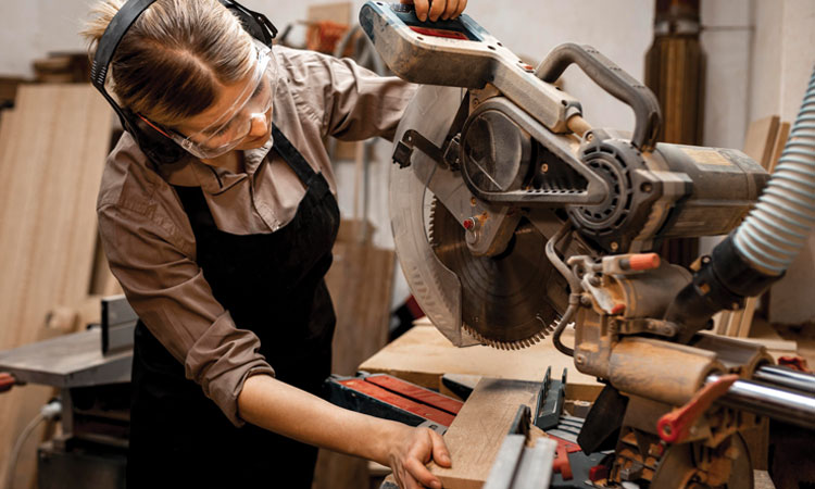 Bandsaws: Types, Technological Innovations, & Applications top-story