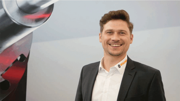 VLaser 370 sharpens tools with the power of laser technology